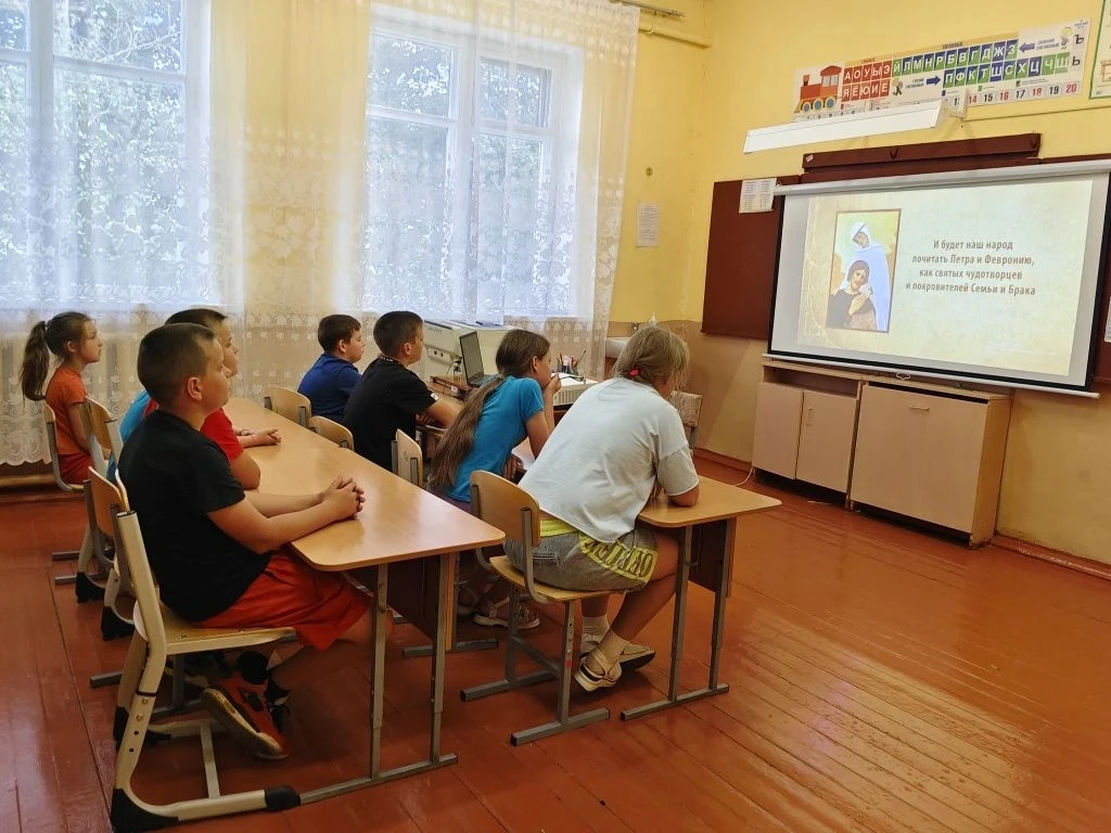📽В преддверии Дня семьи, любви и верности мы с ребятами окунулись в добрую и трогательную историю! 