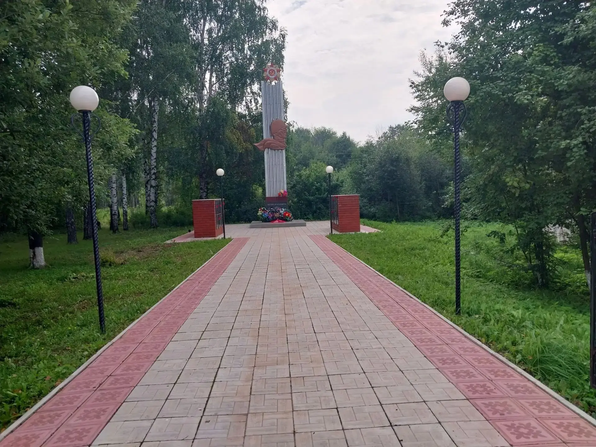 ...пятница....2️⃣4️⃣0️⃣7️⃣2️⃣0️⃣2️⃣6️⃣
....раннее рабочее утро🌞🌞🌞
...сотрудники Администрации сел
