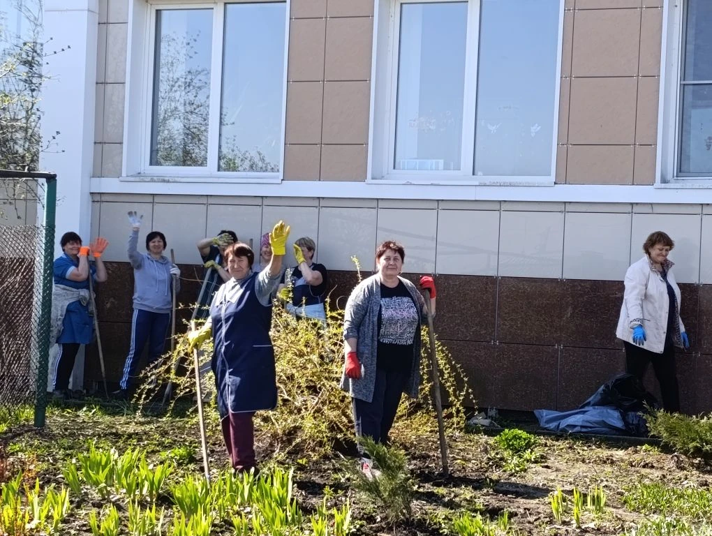 🌿 Солнце, воздух и общее дело: как Татановская школа встретила весну трудовым десантом  Сегодня наша