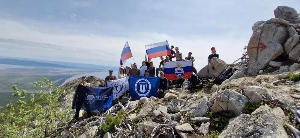 Прямо сейчас команда студентов и преподавателей БГУ находится в Бурятии и штурмует  вер...