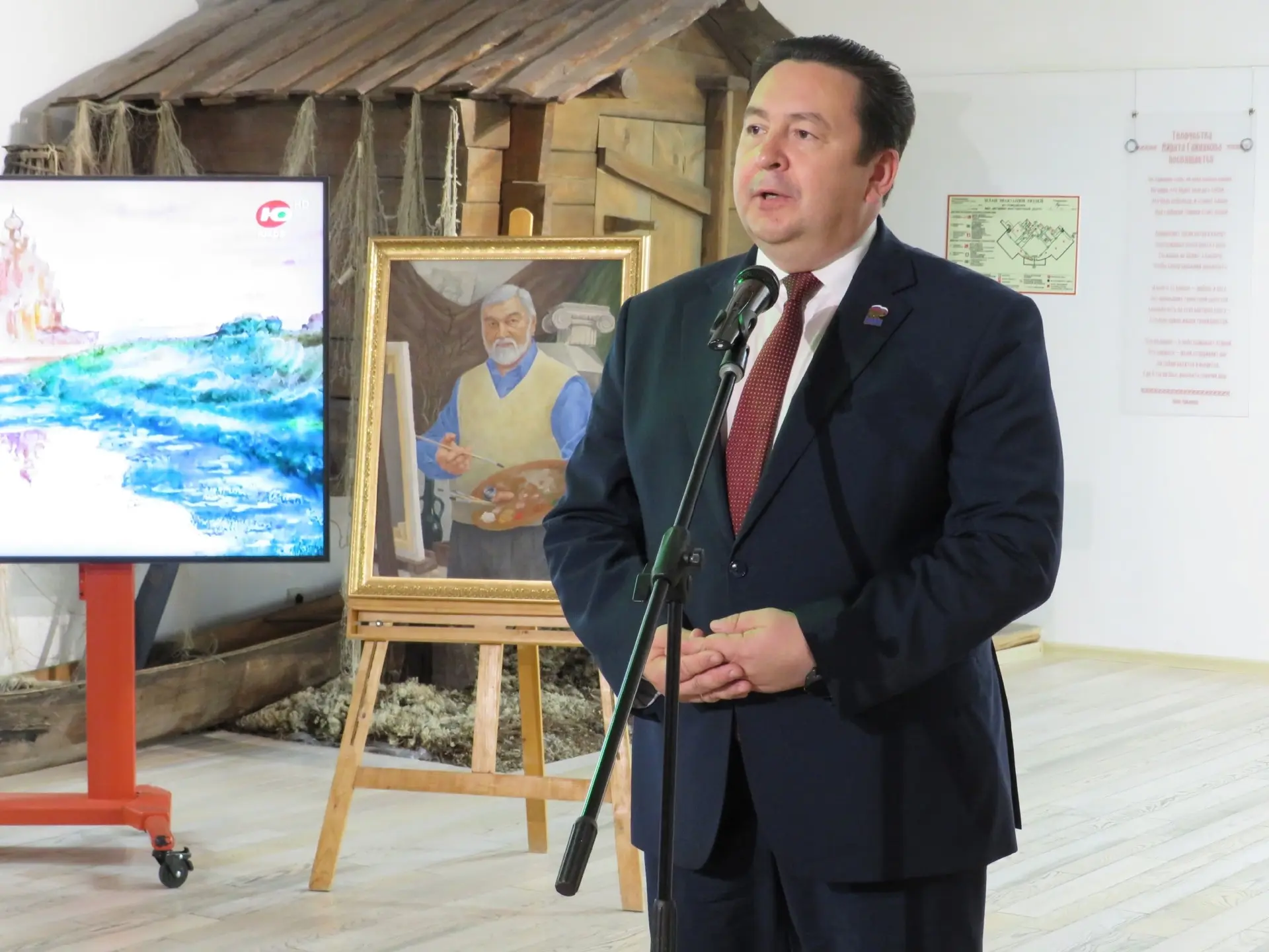В Музейно-выставочном центре открылась выставка «Лики земли Югорской», посвященная памя...