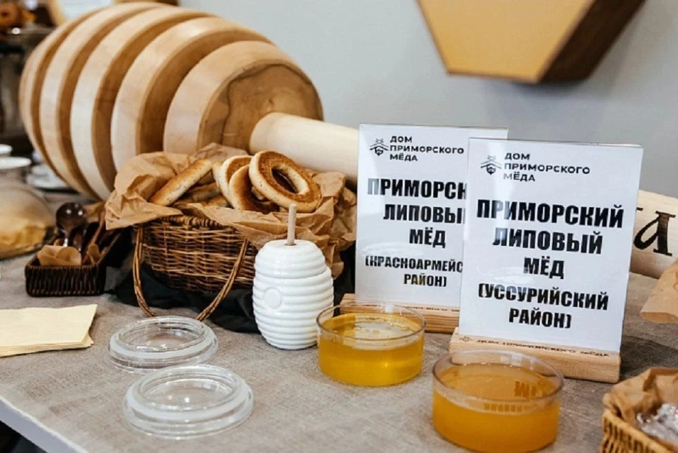 В международный день пчелы в Приморье разыграют бочку меда.  Жители и гости региона смогут попробова