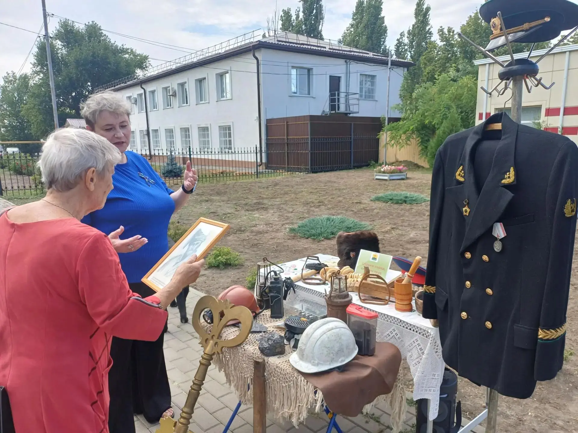 🎉 Двойной праздник приближается в городе Зверево! 🏙️⛏️