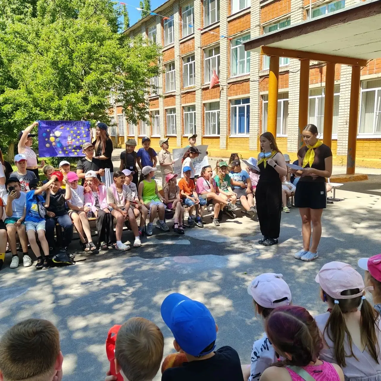 8 июня в нашем школьном лагере "Радуга" произошло настоящее волшебство! В честь Пушкинского дня ребя