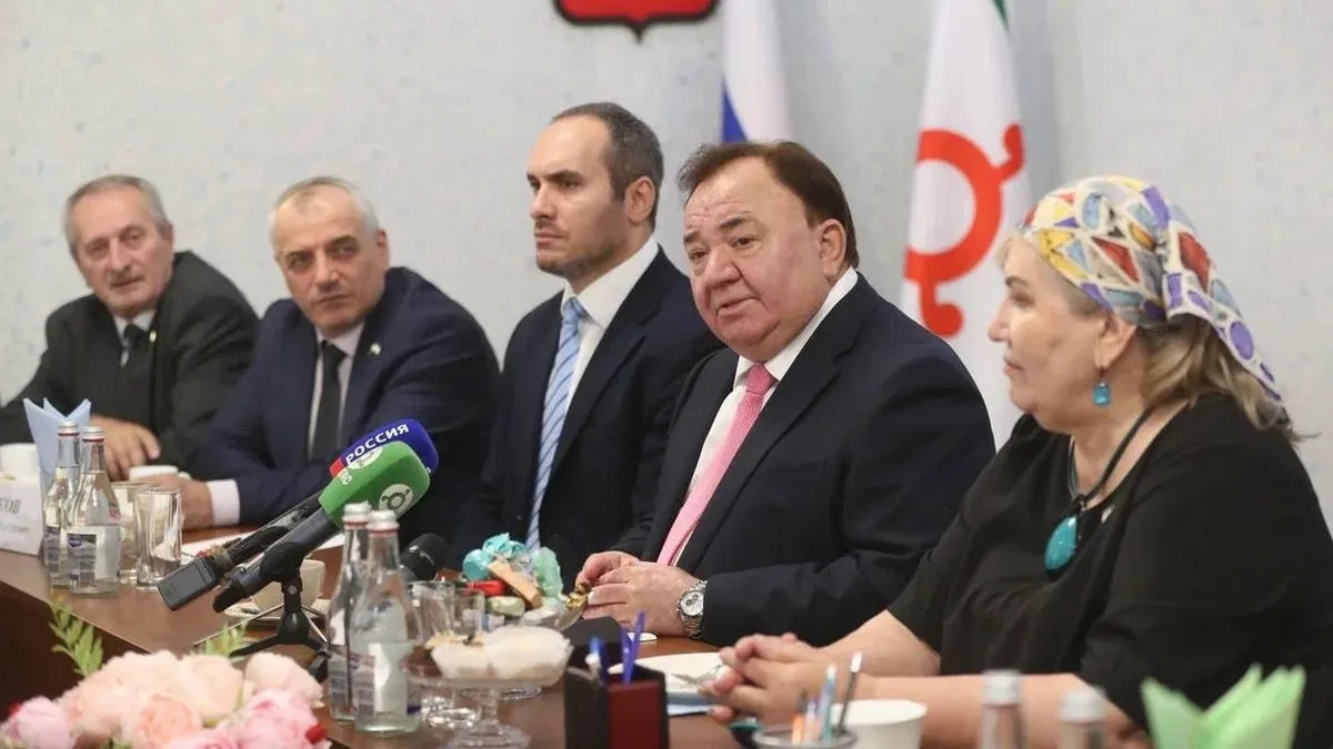 Глава Ингушетии провел встречу с членами Общественной палаты республики