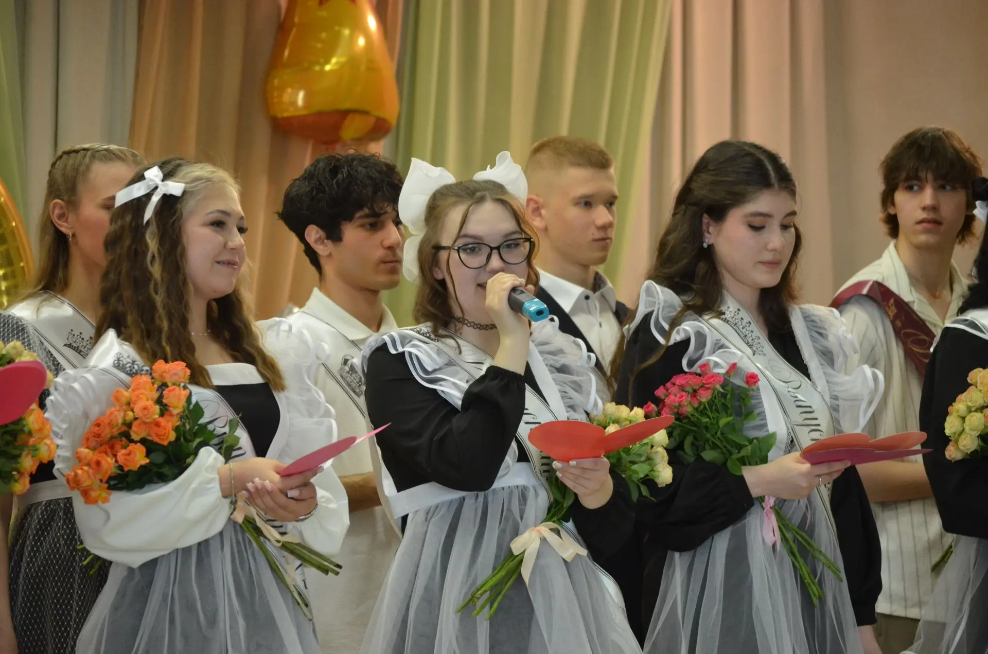🎓 Сегодня в гимназии прозвенели последние звонки для выпускников 9 и 11 классов.  ✨ День, в котором 