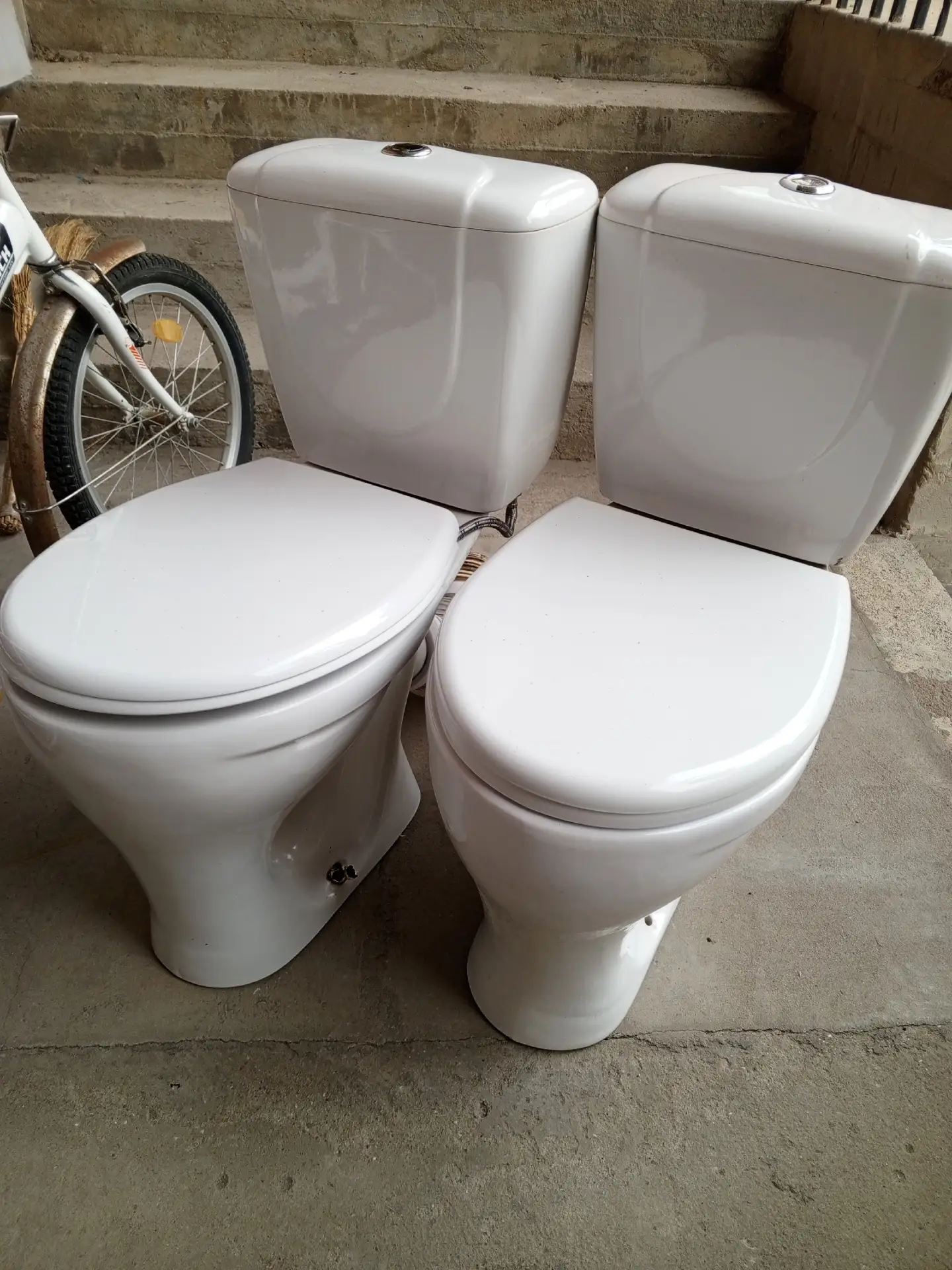 🚽Отдам унитазы, оба рабочие, в приличном состоянии. Можно забрать по одному или оба ср...
