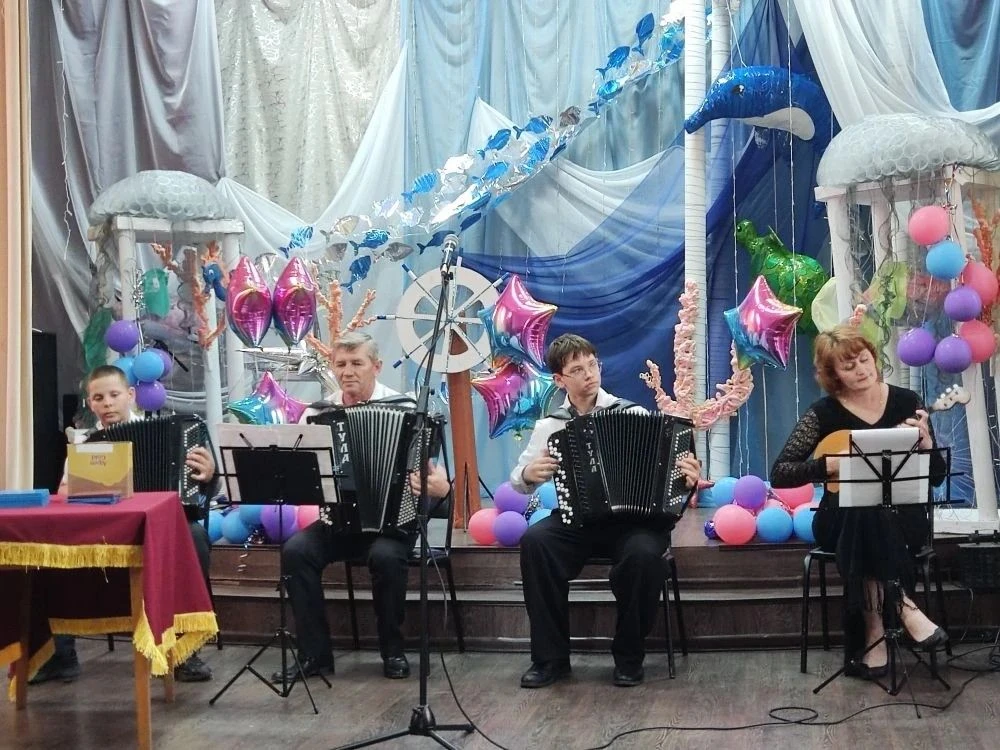 🎊🎉🎁🎈🎀В Павлоградской детской школе искусств    состоялось одно из самых трогательн...