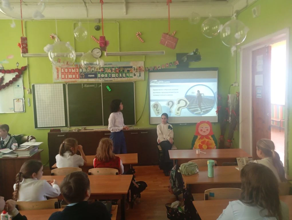 🌟 Неделя открытий и спорта в 4 «В» классе!  На этой неделе наши четвероклассники не скучали ни минут