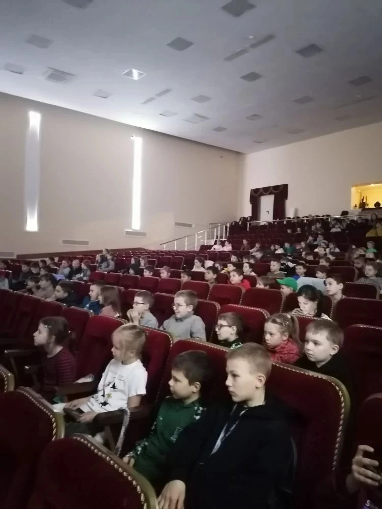📽30 марта ребята из 2 "А" класса приняли участие в киноакции "Весенняя кинокапель". С большим удовол