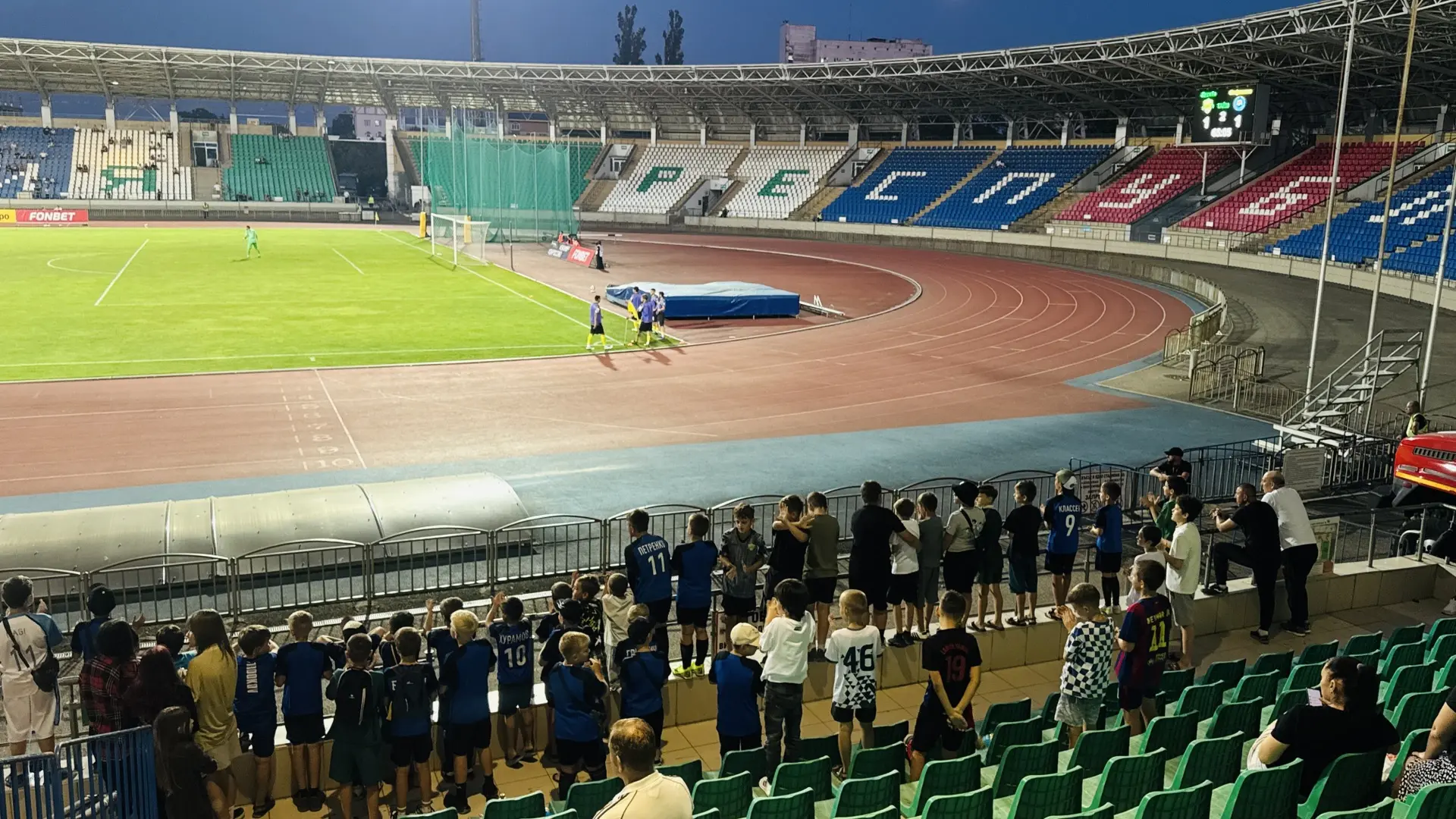 Юные болельщики ФК «Дружба» вдохновляют любимую команду⚽️