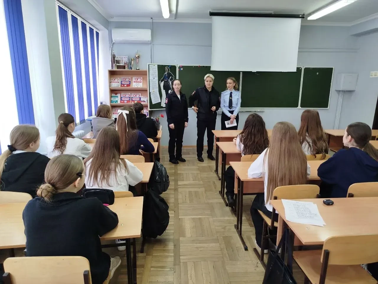 8 апреля в гимназии прошли профилактические беседы «О безопасном поведении на железной дороге», пров