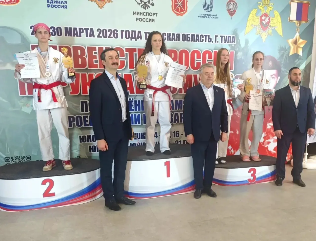 Рубрика «Гордость школы» 🏆  Орлова Эллина, ученица 11А класса, достойно выступила на первенстве Росс