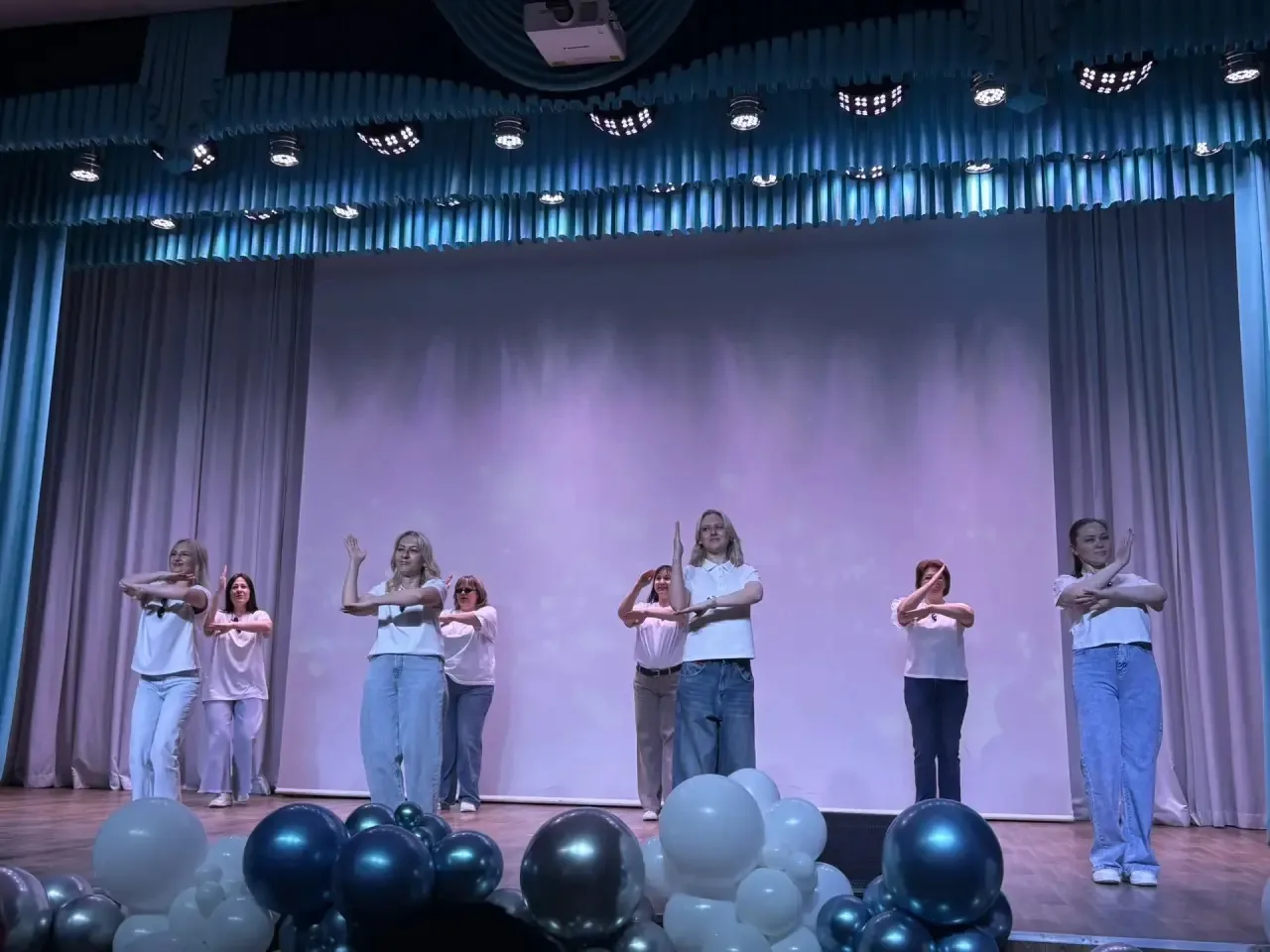 💥Дорогие ученики, родители, коллеги и гости!  ❗️Сегодня, 26 мая, в нашей школе прозвучали последние 