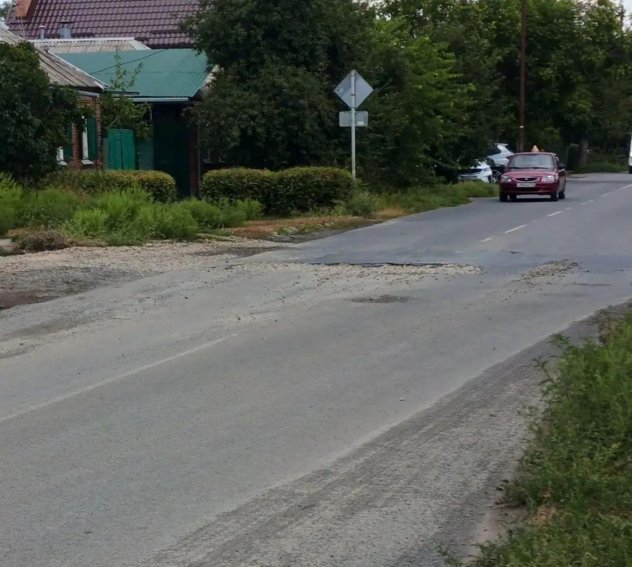 На 8-ом Новом/ул. М. Жукова неприятная яма после ремонта Водоканала. Объезжайте аккуратно!