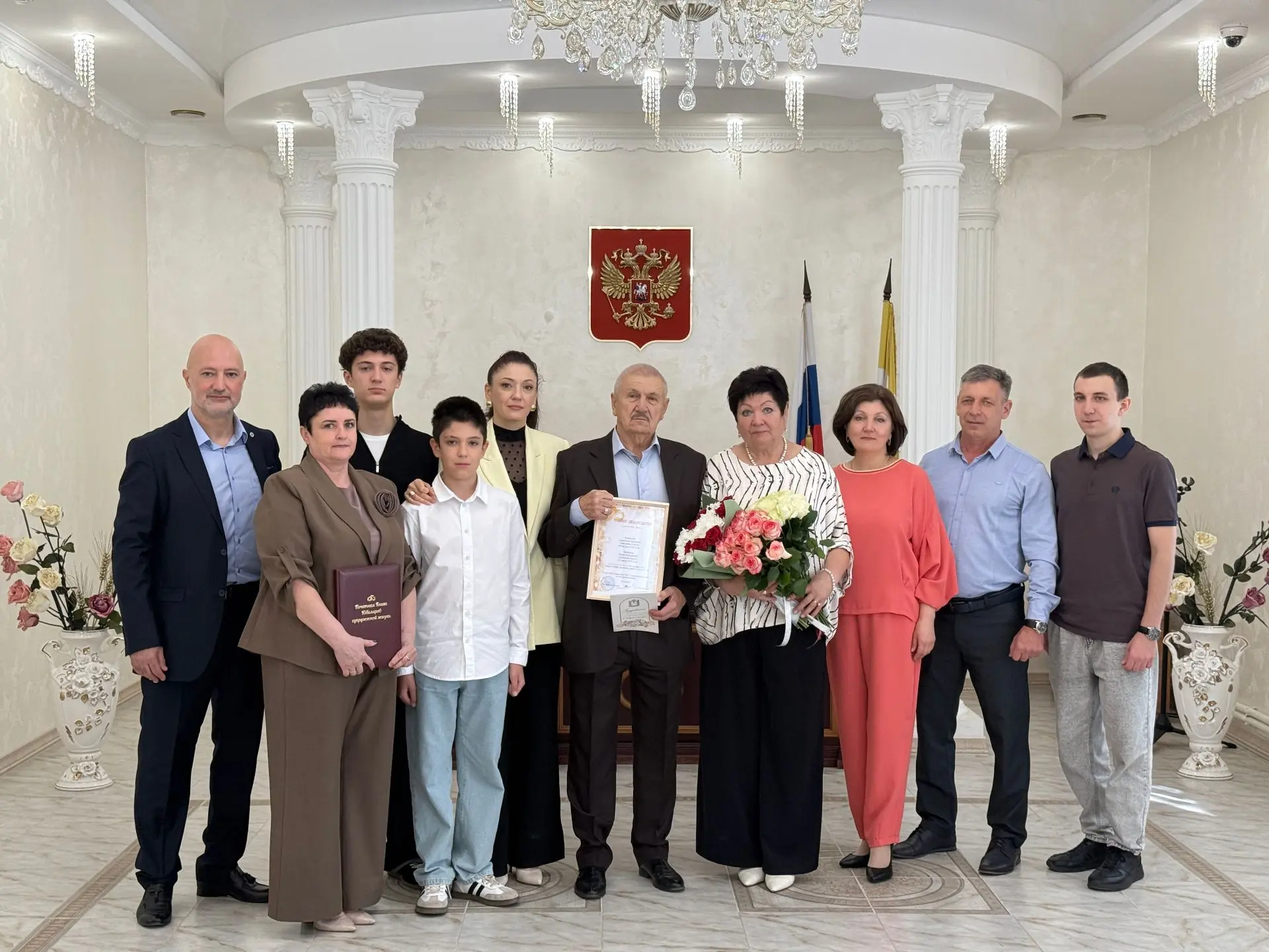 Сегодня Лидия Николаевна Зеленская принимает поздравление с Днем учителя, а в минувшие ...