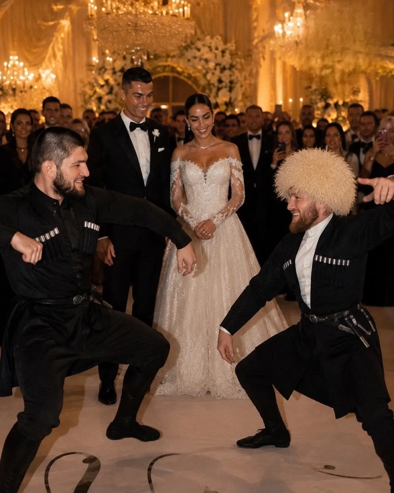 😳 ВОТ ЭТО ПОВОРОТ! 

👰🤵🏻 Хабиб и Конор приглашены на свадьбу к Криштиану Роналду 

В сети появил