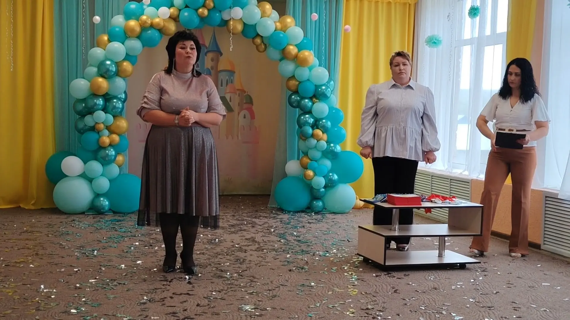 Сегодня бал выпускников с Великим Гудвином, волшебником Изумрудного города! В Сказочной стране испол