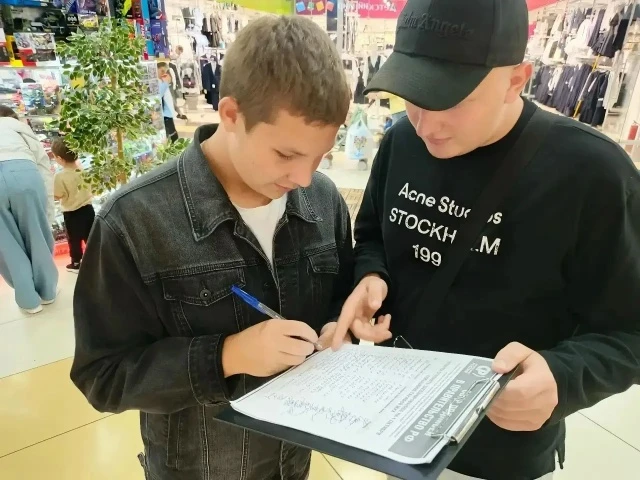 📝 В Балашове собрали более 400 подписей против повышения тарифов ЖКХ

В Балашовском районе продолжа