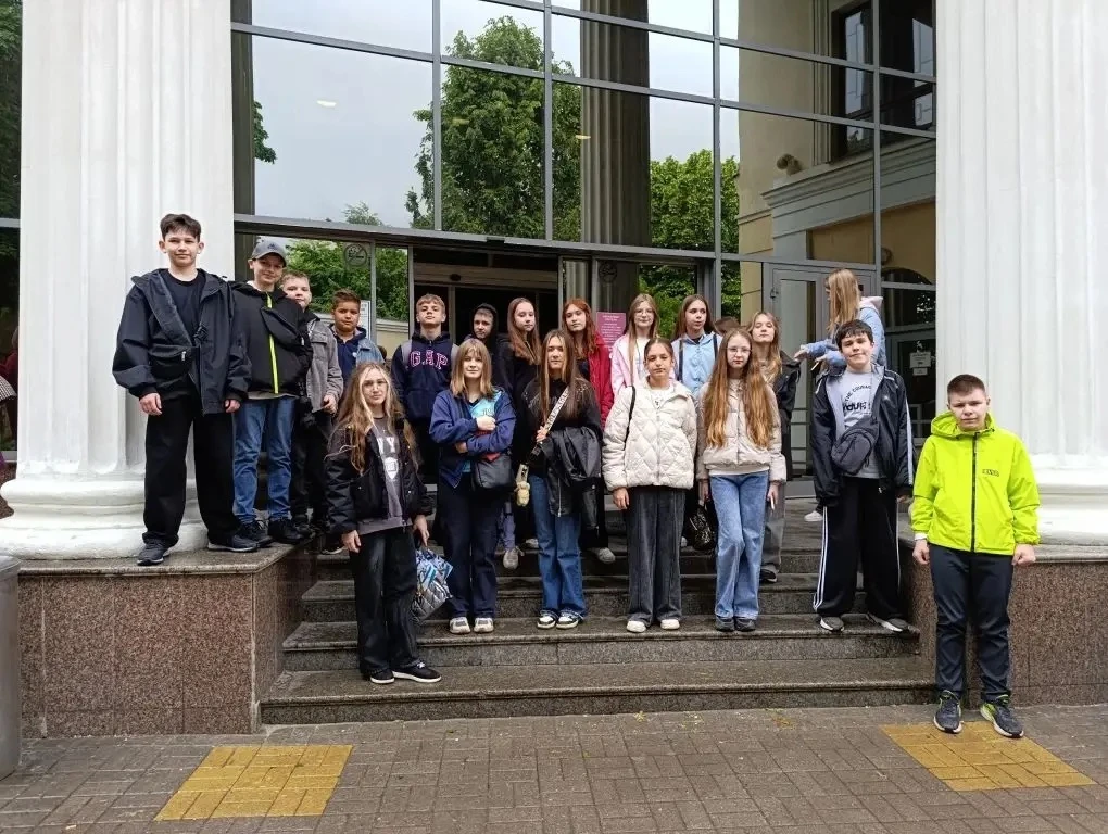 Если с другом вышел в путь, веселей не только дорога, но жизнь в целом, которая, как из...