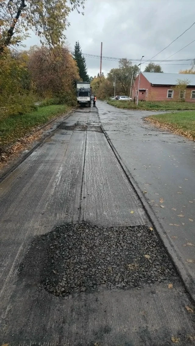 Ремонтируют дорогу к хирургическому корпусу
