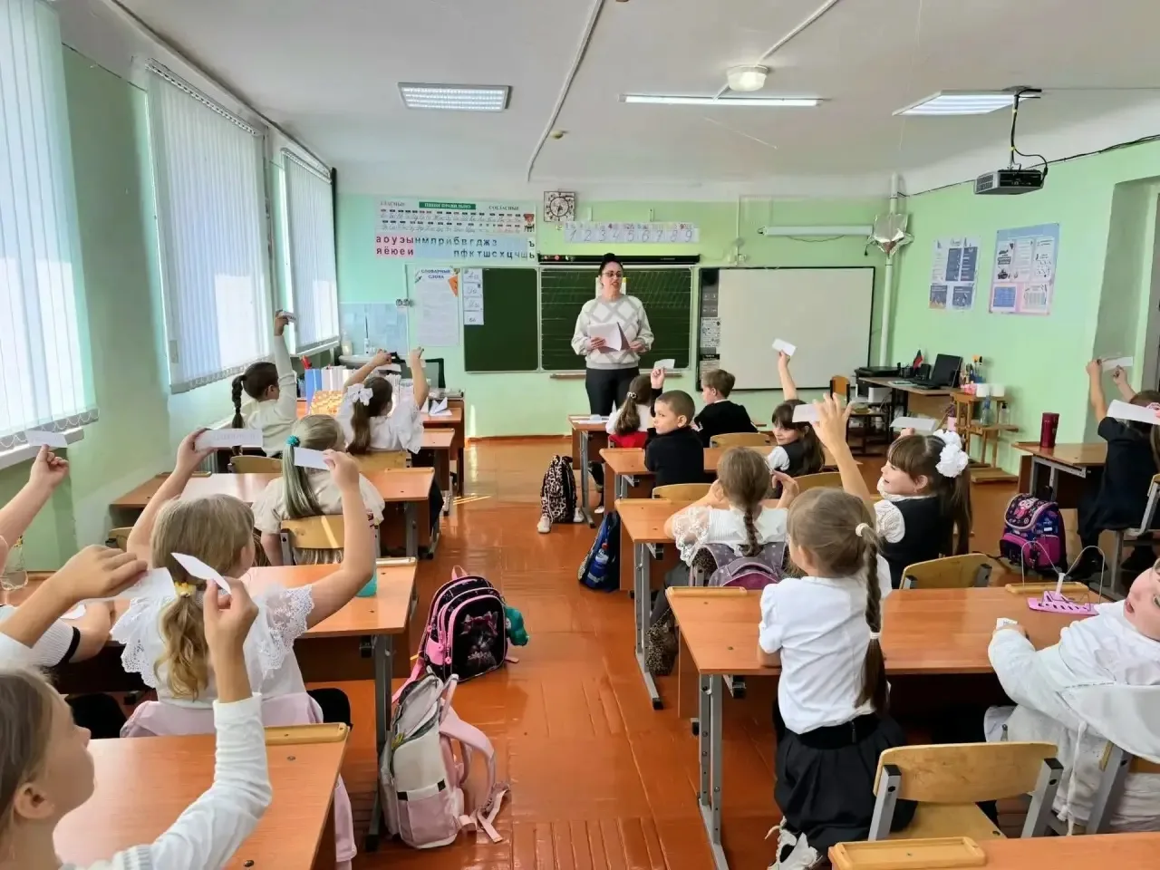 🏫💬 Сегодня для детей МБОУ СОШ № 13 им. В. В. Горбатко было проведено мероприятие «Раз...