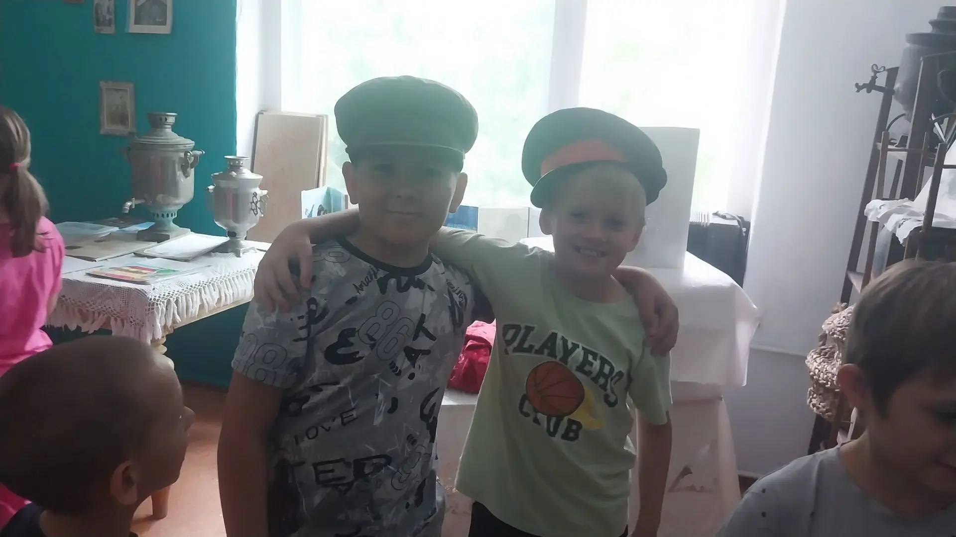 Сегодняшний день в пришкольном лагере "Солнце", посвящён родному казачьему краю.
 Сегодня ребята узн