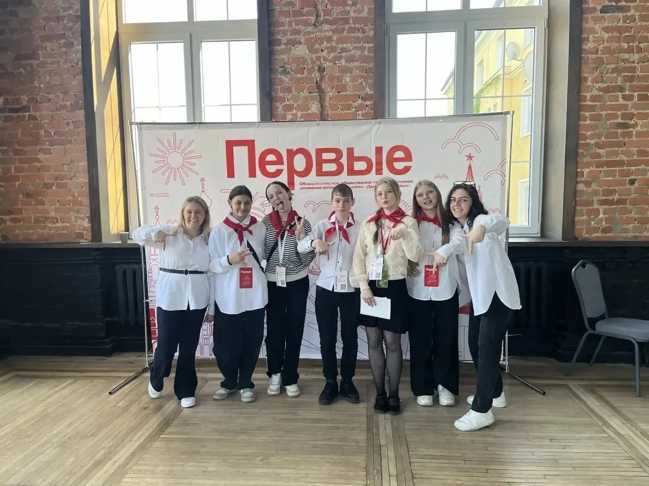 🌟 19 мая наши активные и талантливые ученицы Залесовской школы — Надежда Бакшайте и Аи...
