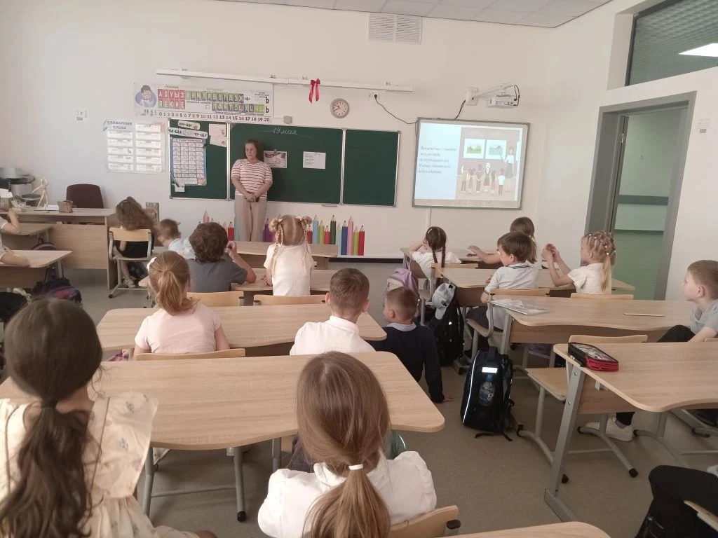 🤗 Любой музей есть память о веках. Творенья от начала мирозданья,  Любое человечества созданье В кар