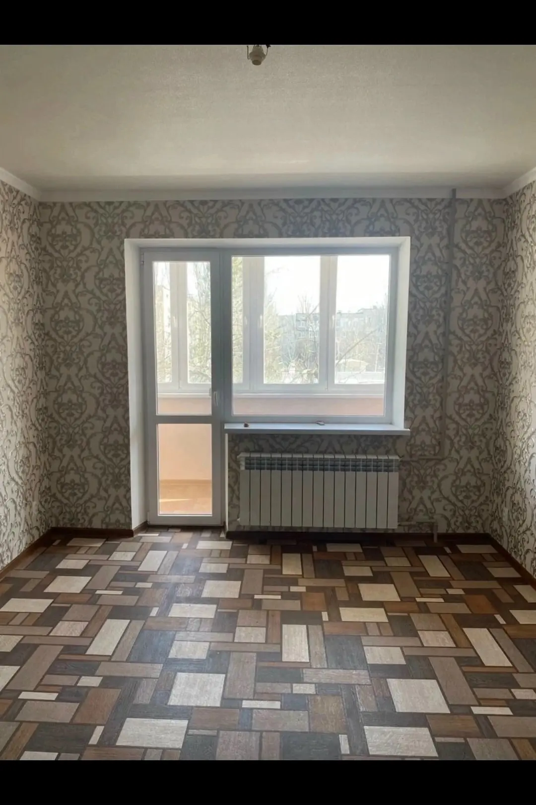 Собственник, продаю 2 комнатную квартиру, в городе Харцызске. Черёмушки, верх юбилейног...