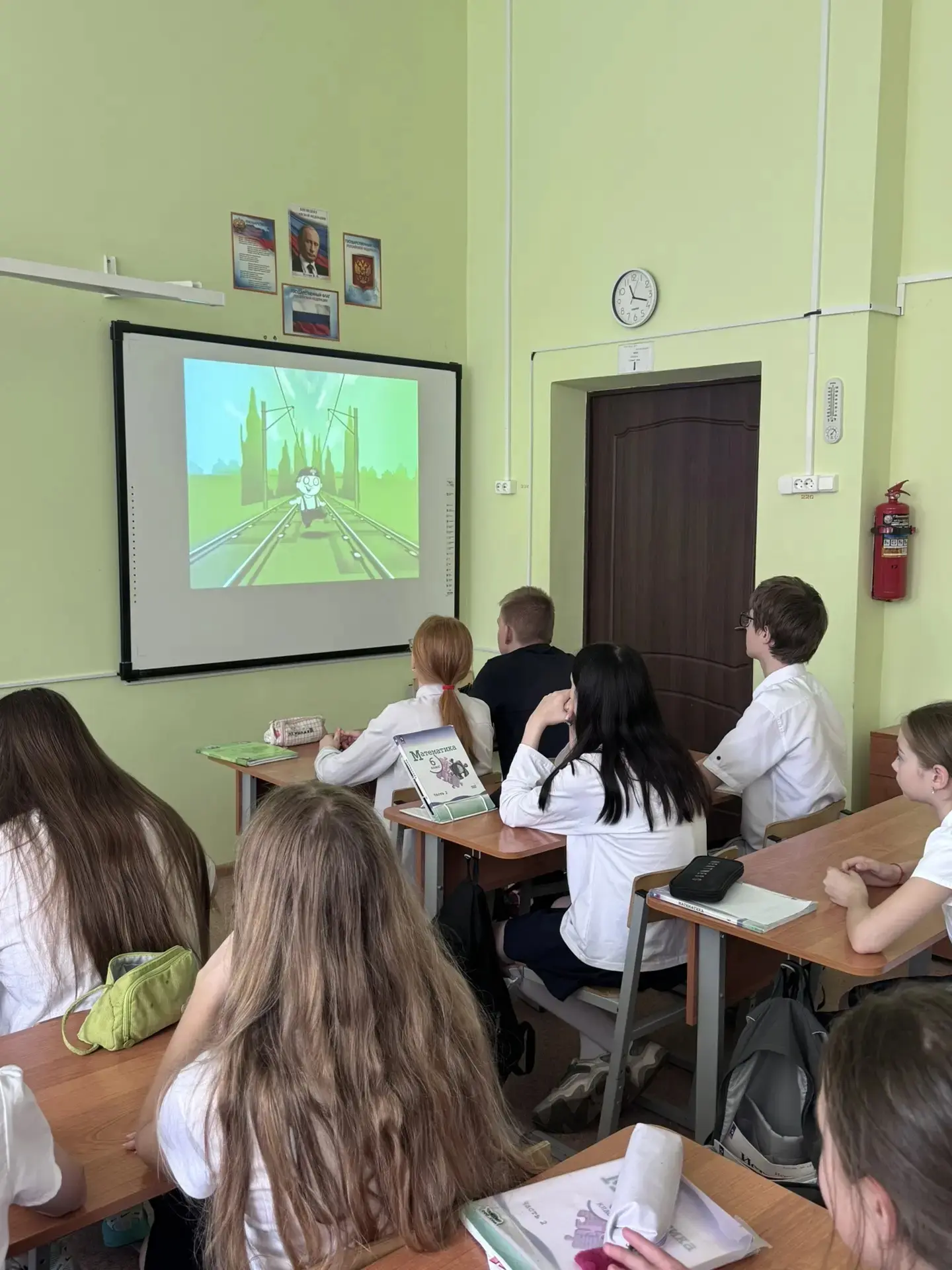 📢Знаете, что общего у скоростного поезда и футбольного мяча? И то, и другое остановить на ходу практ