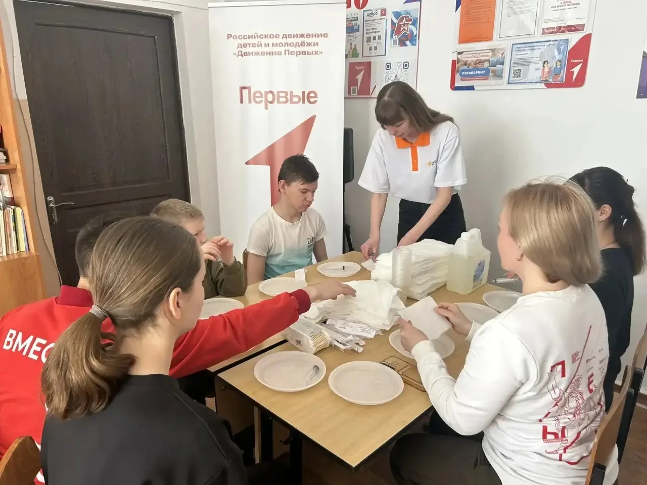 Забота в каждом пакете: мастер-класс «Сухой душ для защитников»  📌Сегодня в школе 9 прошло очень важ
