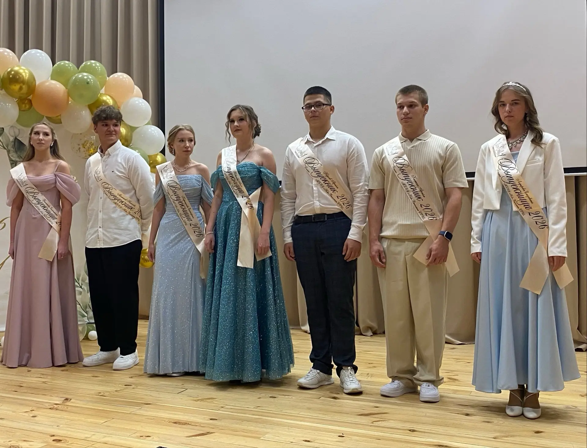 Вчера в МБОУ «Ново-Выселская СОШ» прошел выпускной вечер! 🎓

Этот день стал символом завершения бол