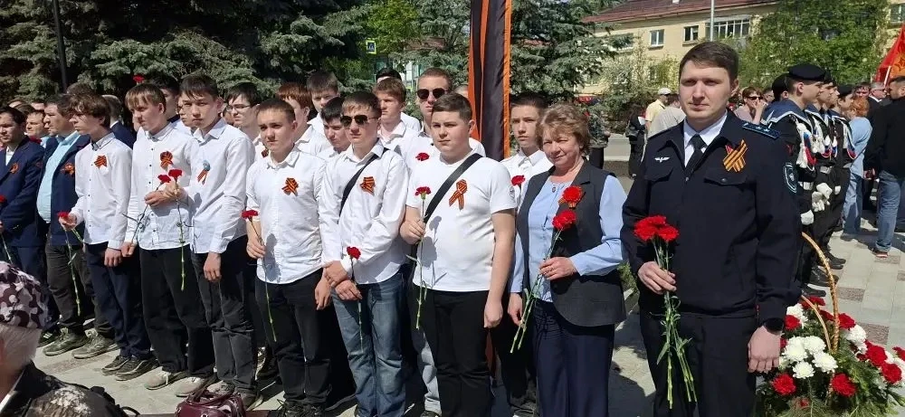 ВЕЧНАЯ ПАМЯТЬ ГЕРОЯМ!   8 мая в Дёмском районе прошла торжественная церемония возложения цветов к Ст