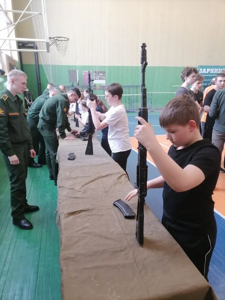 #КЛАССный_день_79школа  26 марта наши команды приняли участие в очередном этапе военно-патриотическо