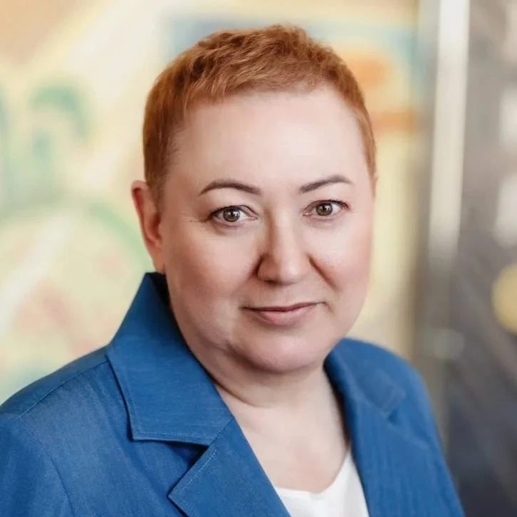 Уважаемая Юлия Олеговна, с днём рождения!