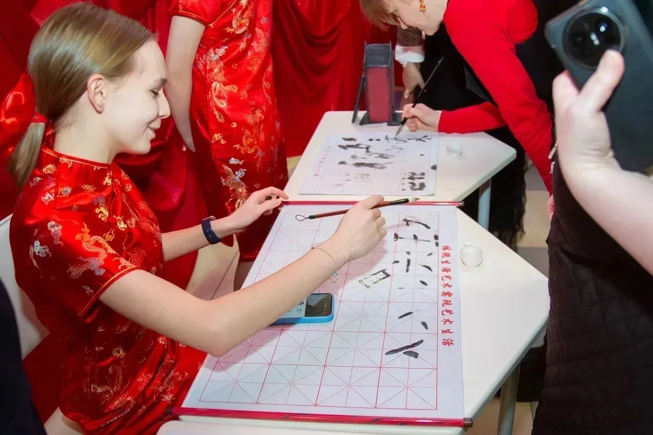 📍 Низами Мамишев, Заместитель председателя Комитета по внешним связям Санкт-Петербурга, в своём выст