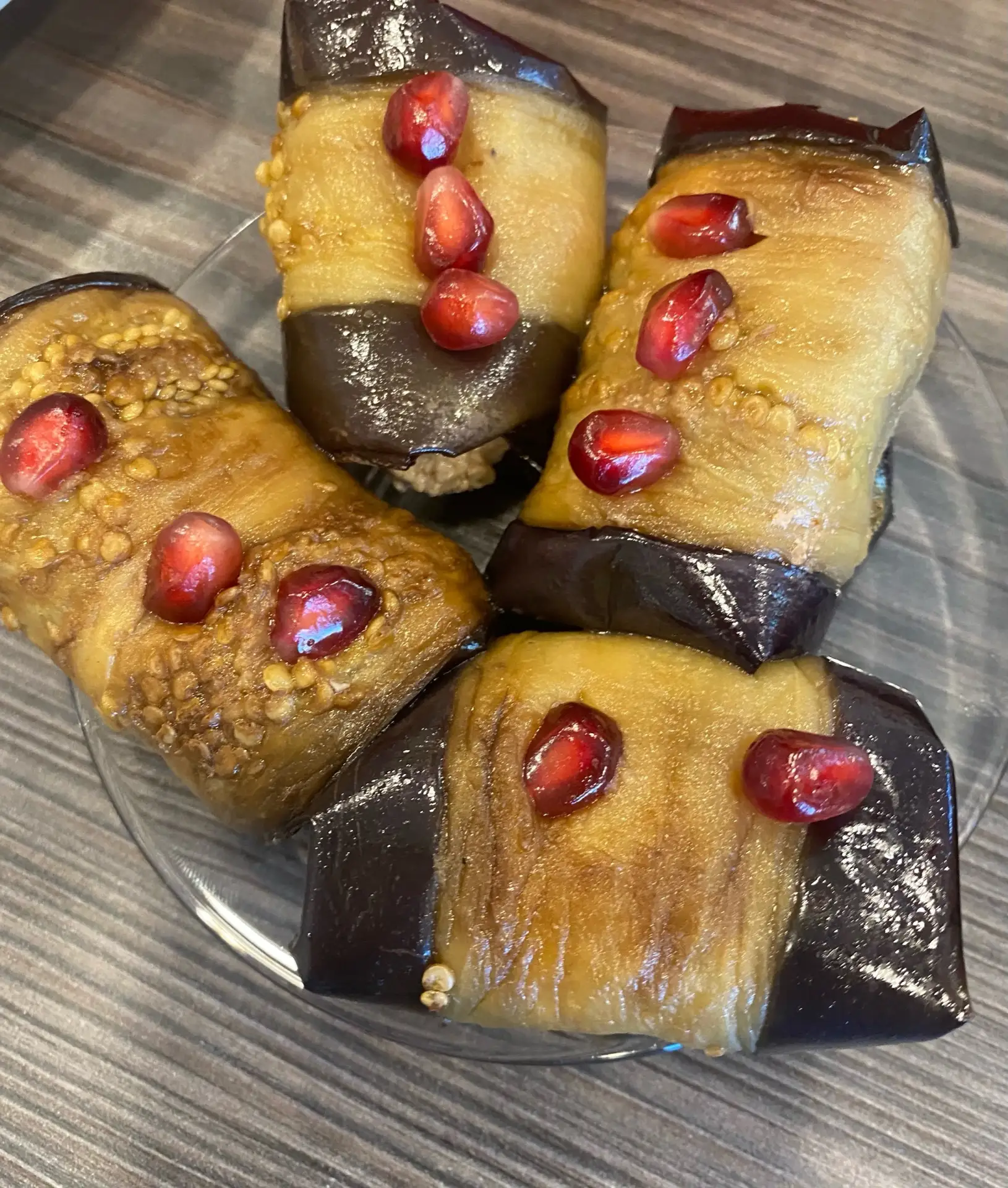 Баклажан 🍆 Андрюша — непревзойденная классика среди садоводов! Этот элегантный темный красавец радуе