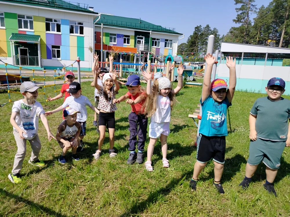 🏆 «Тропа здоровья» в группе «Семицветик»!

☀️ Лето — идеальное время, чтобы укреплять иммунитет, за