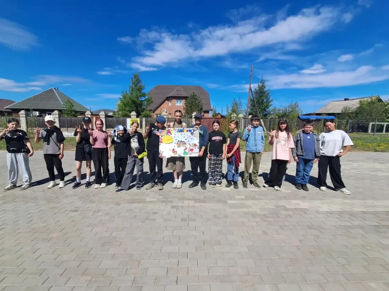 В нашем пришкольном лагере кипит жизнь, и каждый день наполнен яркими событиями!

Мы с размахом отпр
