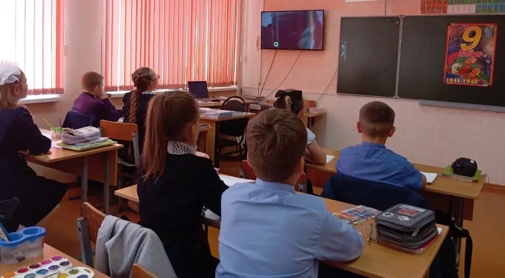 В преддверии Дня Победы в 4" Б" классе прошёл особый урок памяти. Ребята с интересом вс...