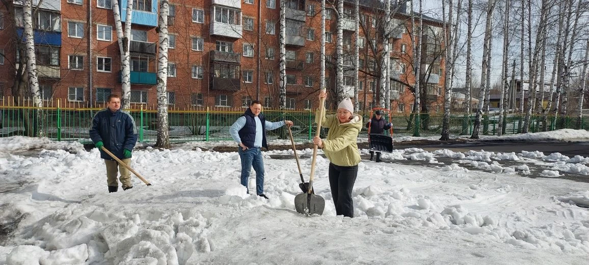 💥Всекузбасский субботник!  Коллектив лицея дружно вышел на субботник👌Присоединились к акции    «Кузб