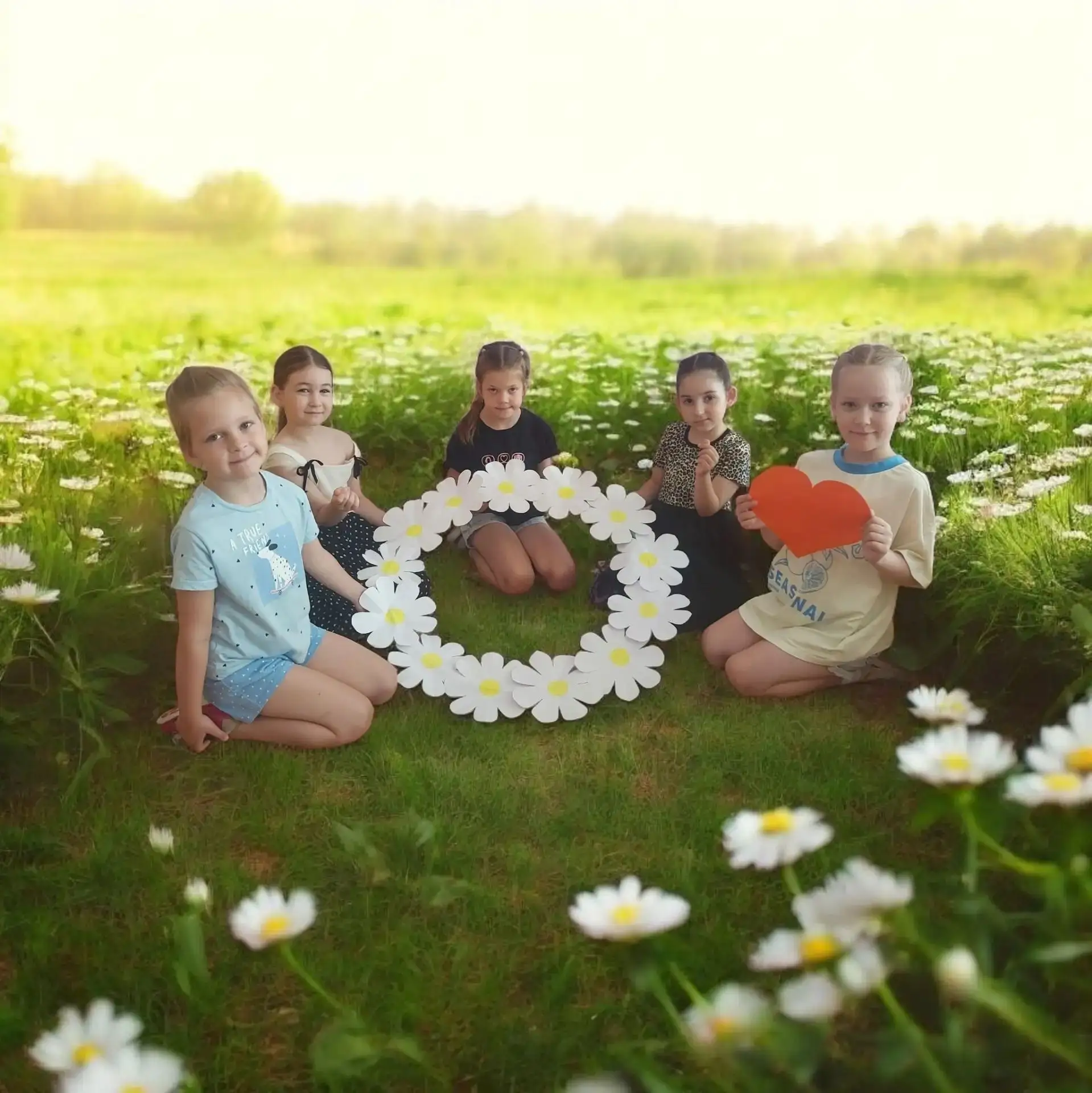 🌼 День семьи — это особенный праздник, который напоминает нам о важности близких людей...