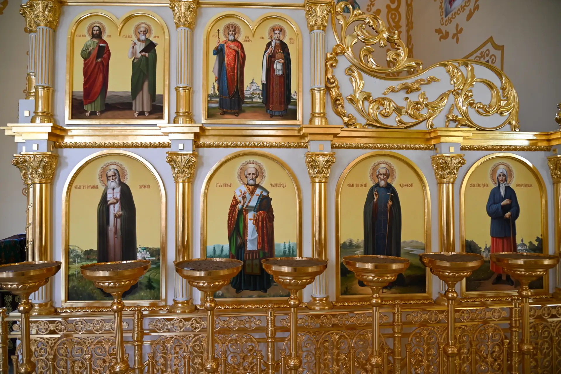 Казанский храм села Горохово - очень светлый и просторный)
