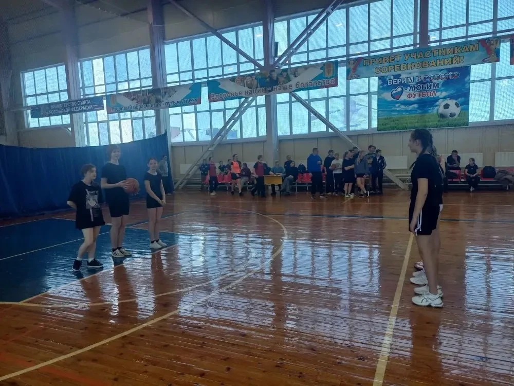 🎉 Наша школа — первая! Ура! 🎉