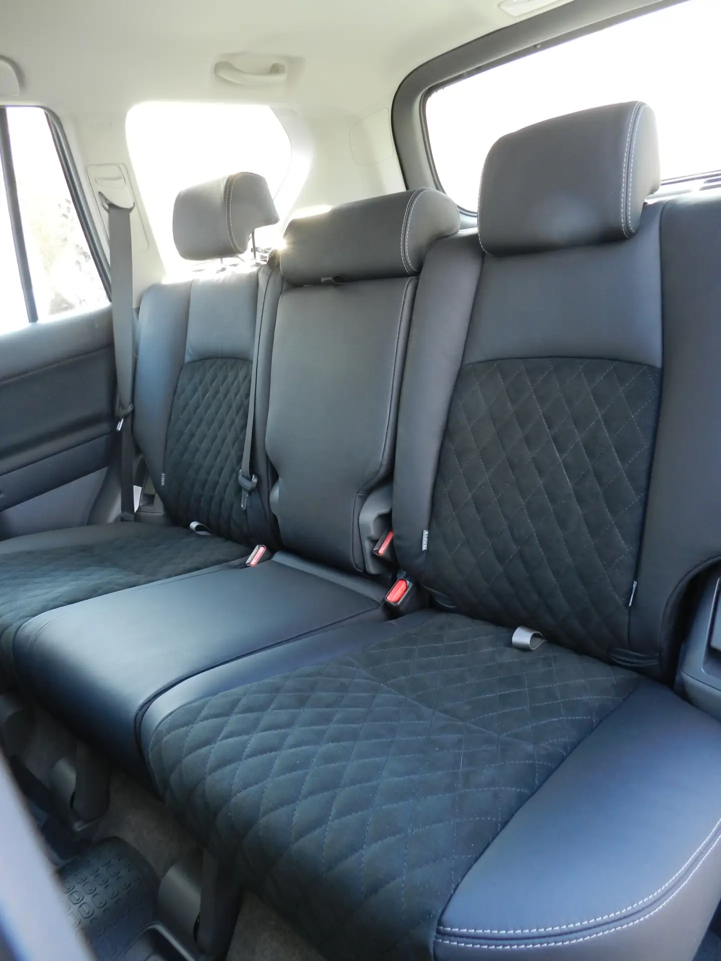 🛋️ Перетяжка сидений Toyota Prado: экокожа + алькантара — стиль и практичность в каждо...