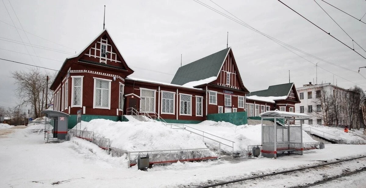 В Кандалакше начальница отдела железной дороги предъявила фальшивый диплом 🎓