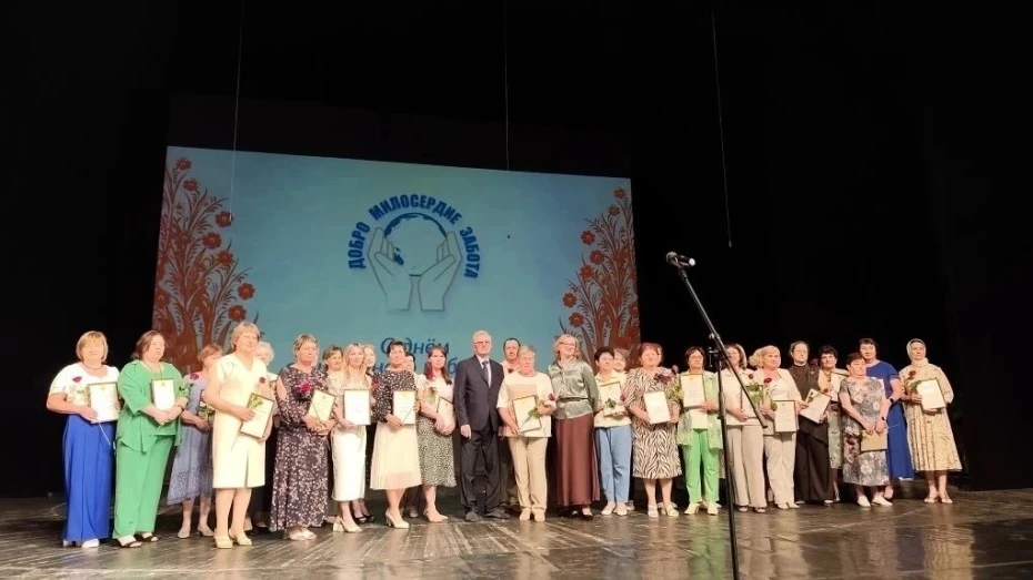 В Воронеже 379 представителей социальной сферы были отмечены почетными наградами

В четверг, 11 июня