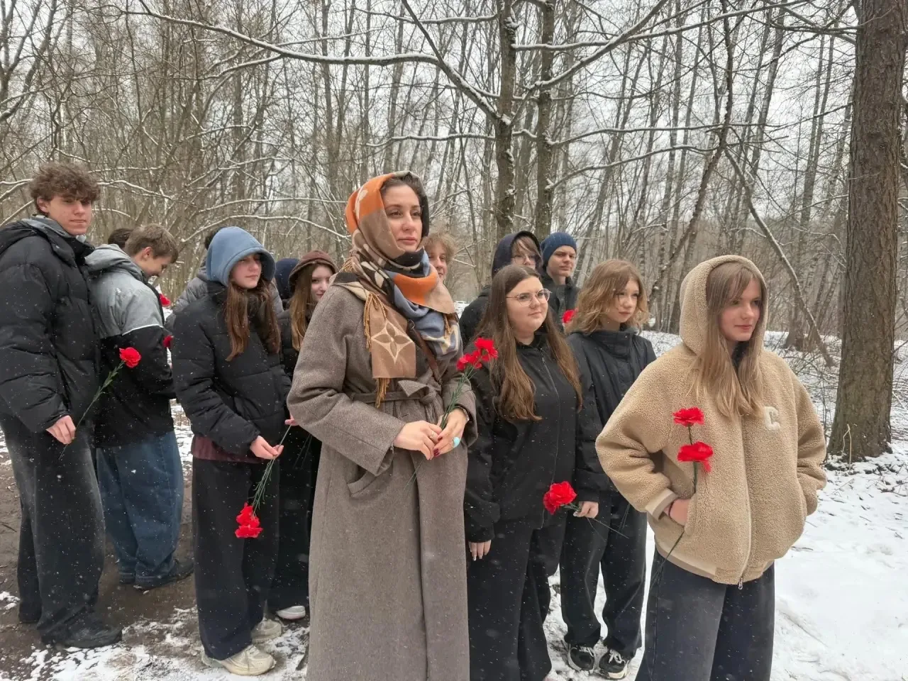 Патриотическое воспитание   Наши школьники продолжают принимать участие в мемориально-патронатных ак