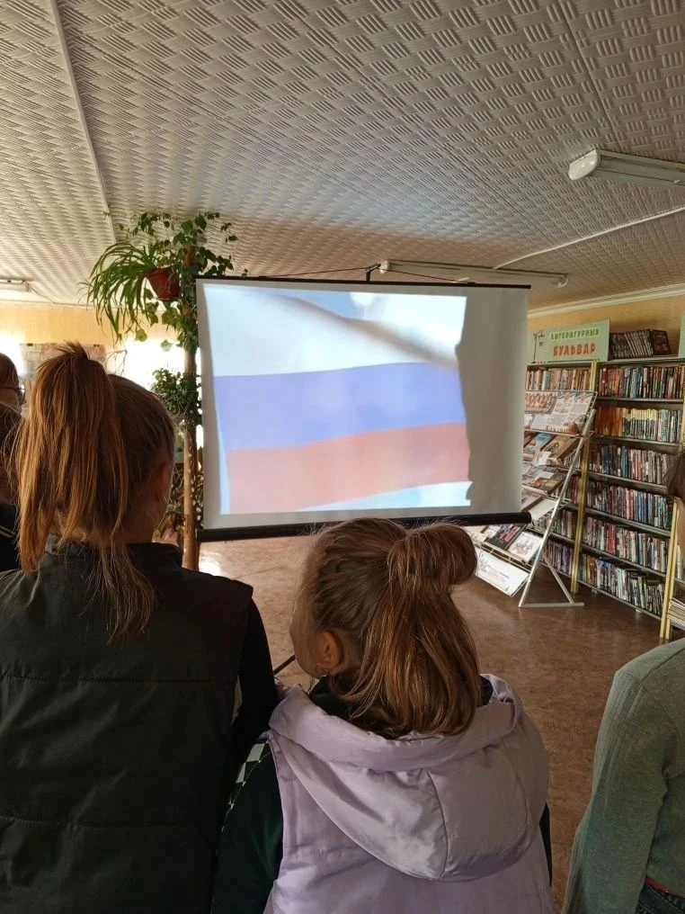 📌Сегодня стартовал 8 день в пришкольном лагере "Орлята".

Получив заряд бодрости и задора на утренн